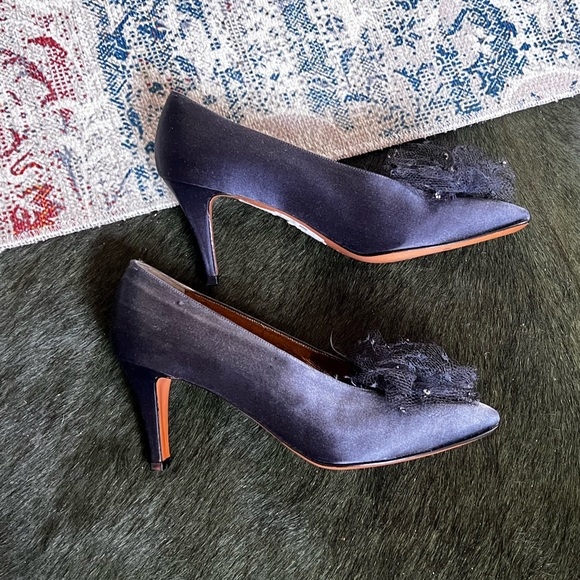 Yves Saint Laurent Vtg. Satin heels - Picture 3 of 12